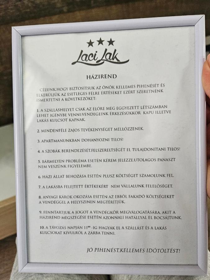 Laci Lak Oradea Luaran gambar